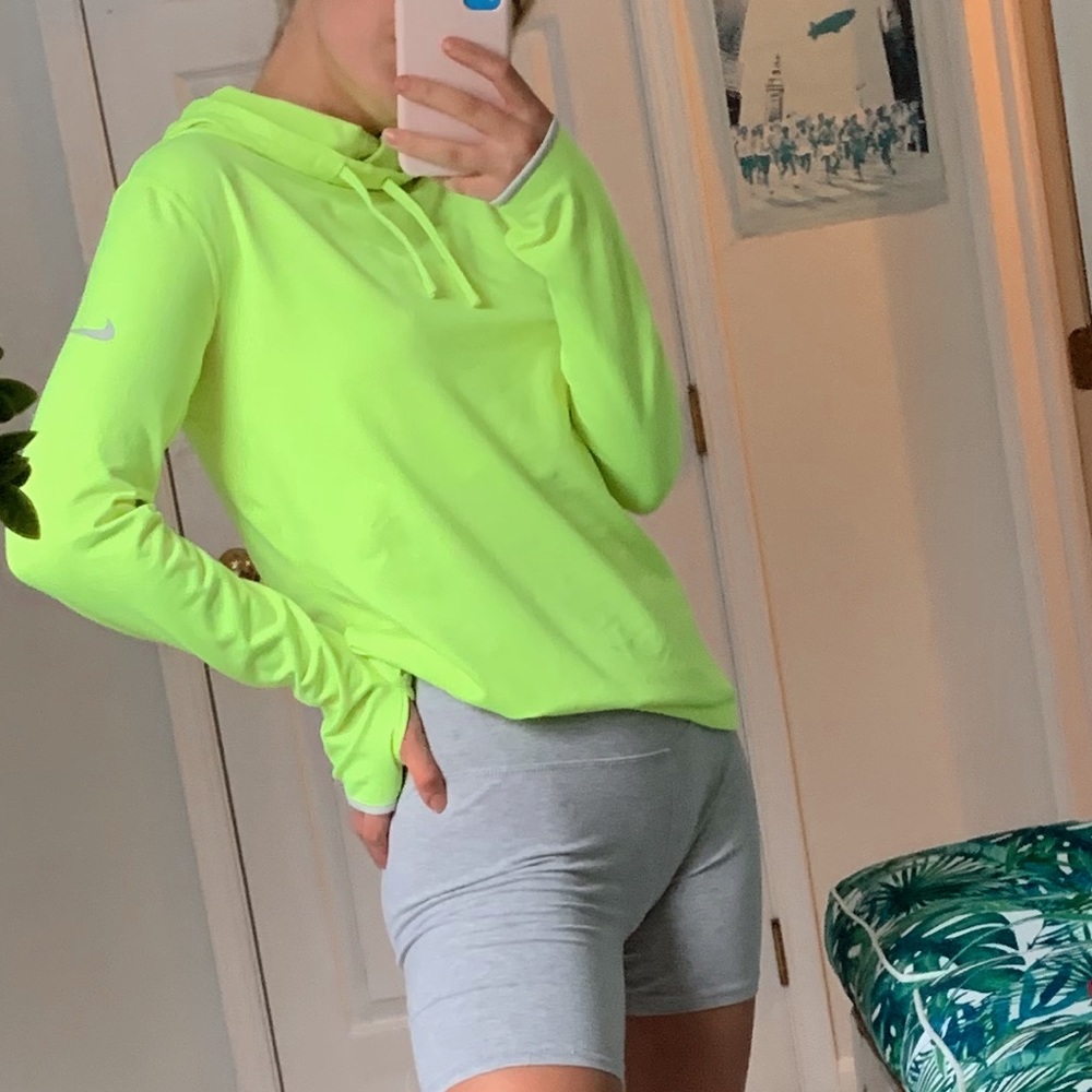 Nike top